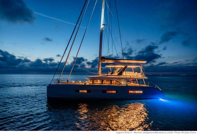 nuovo-sixty-5-barche-a-vela-3-59-15.jpg (EN)