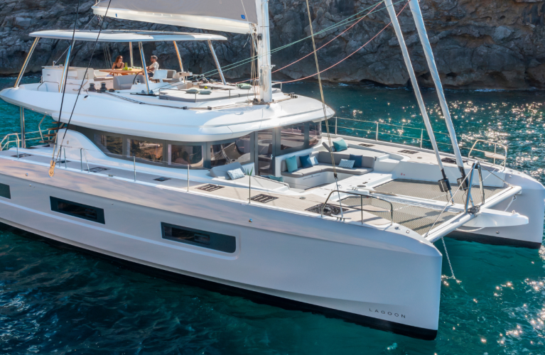 LAGOON 60